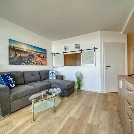 - Haus F, App 0f1206 *