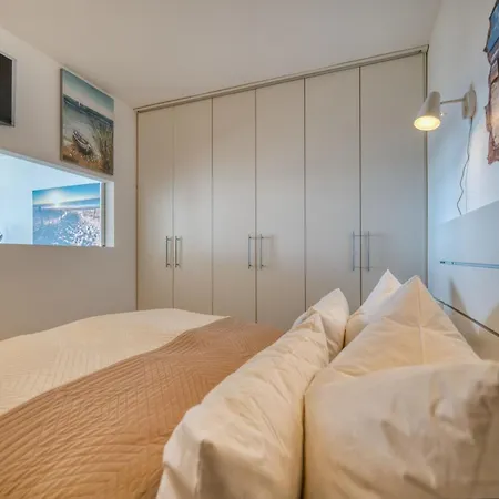 - Haus F, App 0f1206 公寓